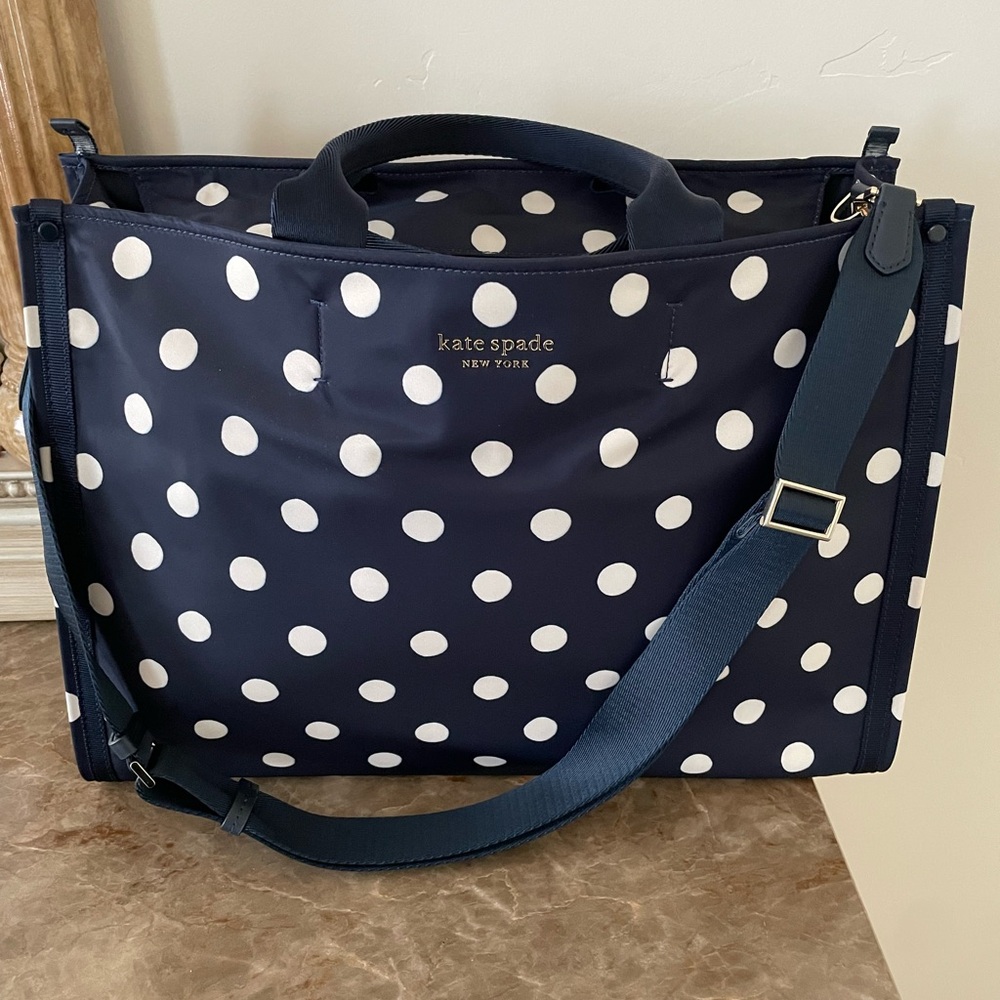 Kate Spade bag. Like new. Will ship same day.